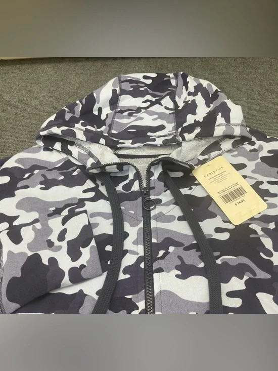 NWT Fabletics Woman’s’LEAH’ Navt Camo Oversized Hoodie Size XL 12-14 - Picture 1 of 9